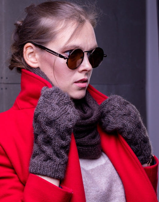 Rudos kumštinės pirštinės