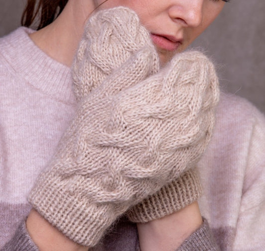 Šviesios kumštinės pirštinės